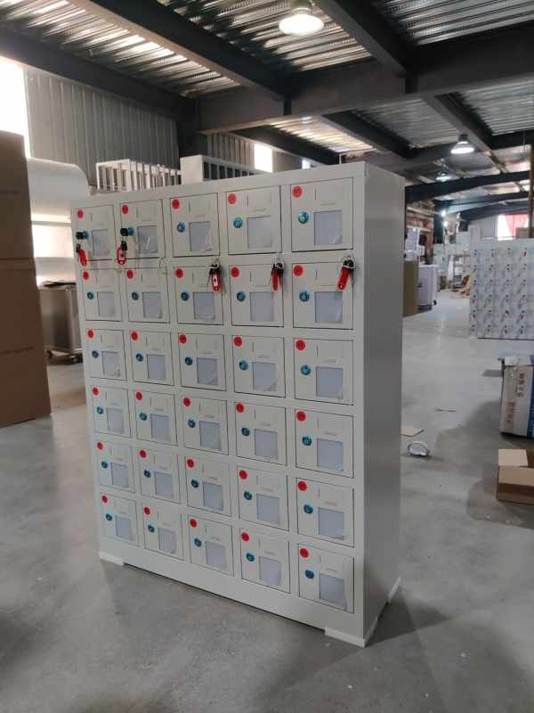30 compartment locker