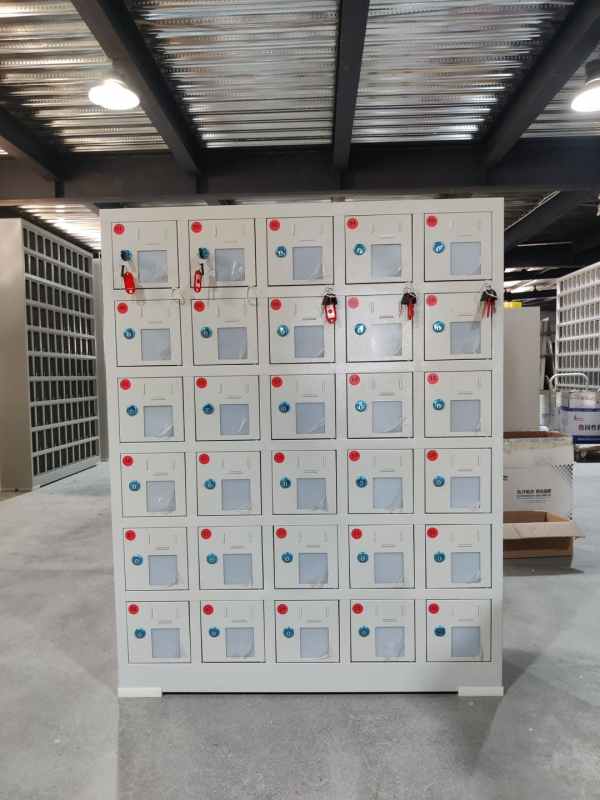 30 compartment locker