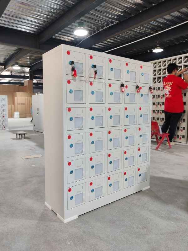 30 compartment locker